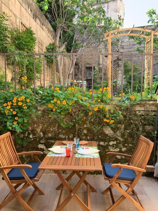 Capucines, Un Jardin Secret Dans Le Centre Historique Apartment Arles Exterior foto