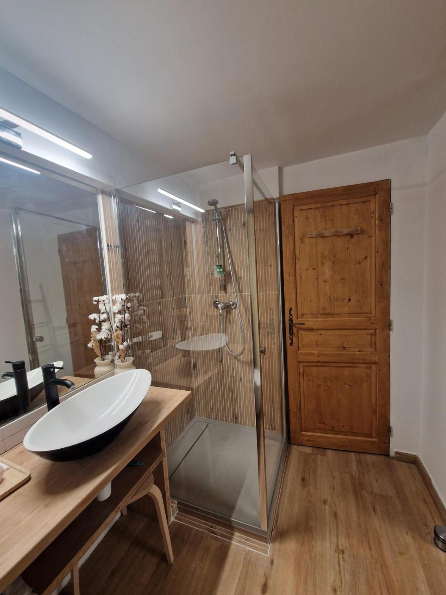 Capucines, Un Jardin Secret Dans Le Centre Historique Apartment Arles Exterior foto